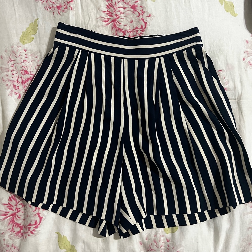 NWOT H&M High Waisted Shorts